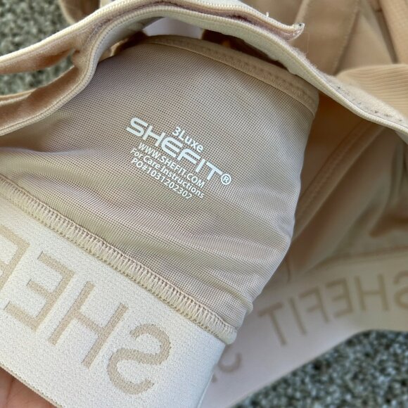 Shefit Womens One Size Luxe Sports Bra Beige Adjustable Zip Front  Activewear - Picture 6 of 8